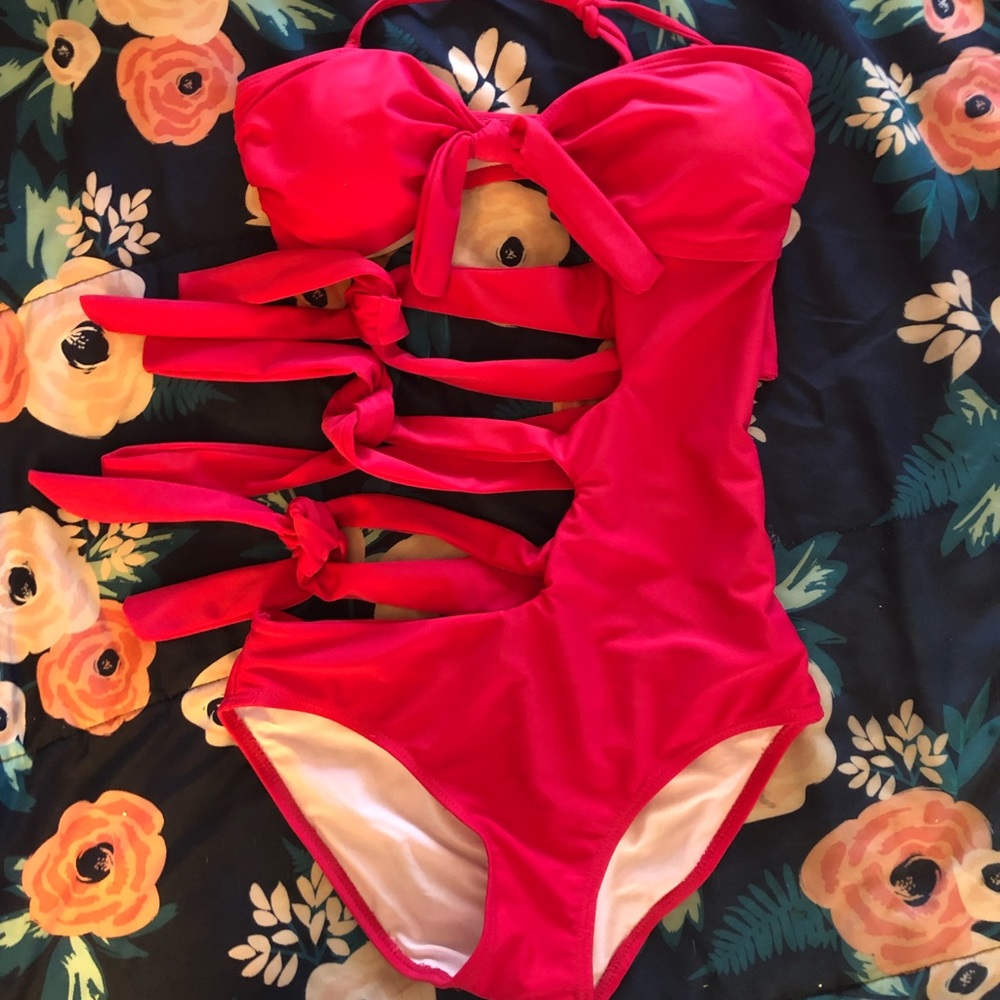 Hot pink, xsmall, tags say large